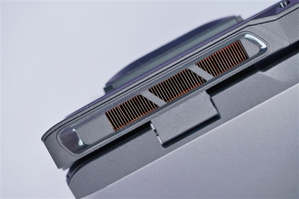 性价比水桶本新标杆！微星神影16锐龙版2025笔记本图赏