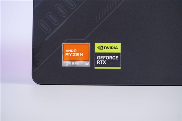 性价比水桶本新标杆！微星神影16锐龙版2025笔记本图赏