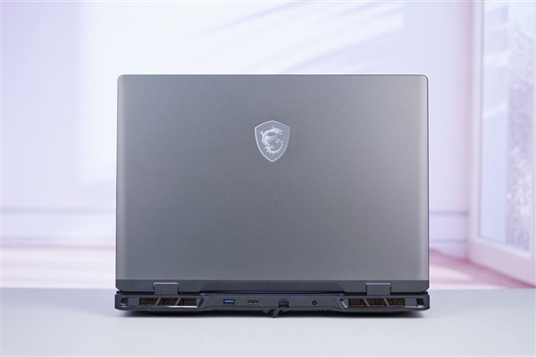 性价比水桶本新标杆！微星神影16锐龙版2025笔记本图赏