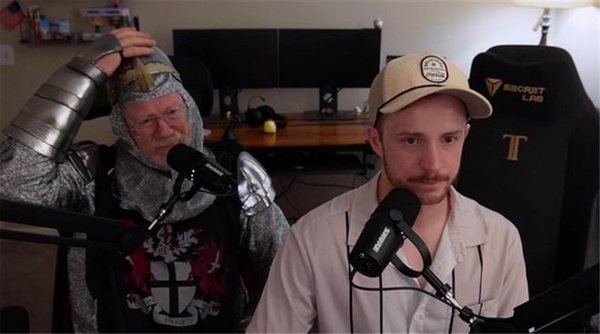 博主说服69岁父亲挑战超难《黑暗之魂》：耗时9个月终通关！结局很温馨