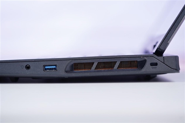 性价比水桶本新标杆！微星神影16锐龙版2025笔记本图赏