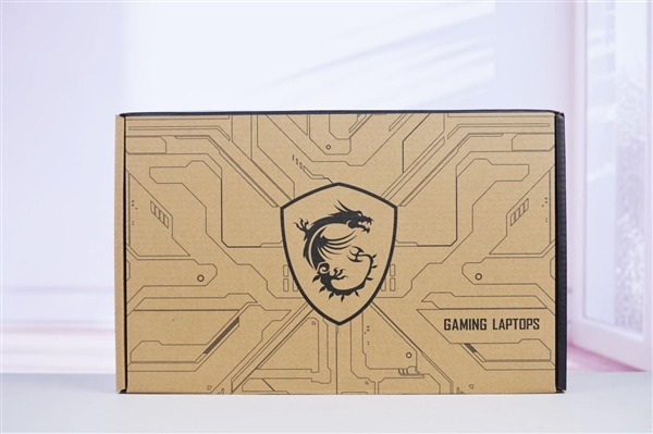 性价比水桶本新标杆！微星神影16锐龙版2025笔记本图赏