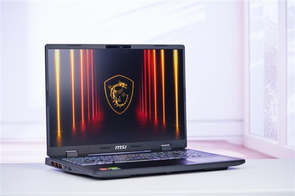 性价比水桶本新标杆！微星神影16锐龙版2025笔记本图赏