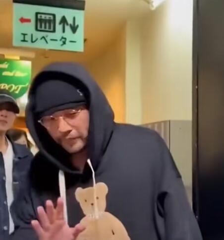 照片模糊被调侃座机画质 周杰伦怒怼：“老子没时间”