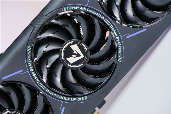 灵动双显灯效！铭瑄RTX 5060 Ti iCraft电竞之心OC 16G图赏