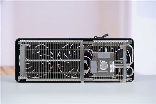 灵动双显灯效！铭瑄RTX 5060 Ti iCraft电竞之心OC 16G图赏