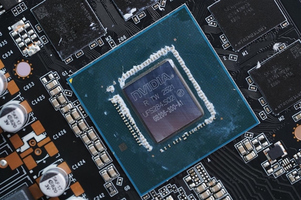 灵动双显灯效！铭瑄RTX 5060 Ti iCraft电竞之心OC 16G图赏