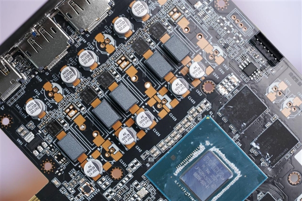 灵动双显灯效！铭瑄RTX 5060 Ti iCraft电竞之心OC 16G图赏