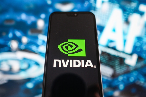 RTX 5090“弟中弟”缩水了多少：看完秒懂