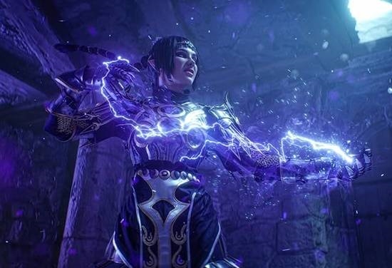 俄妹COS《寂静岭2》水泡头护士 性感身材和恐怖面容