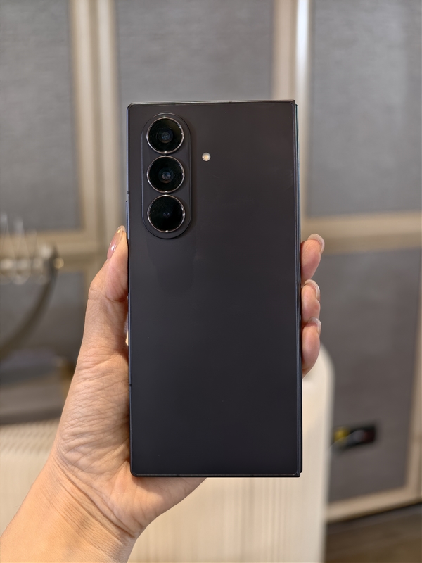 13999元起！三星Galaxy Z Fold7正式发布：8.9mm、215g全球最轻