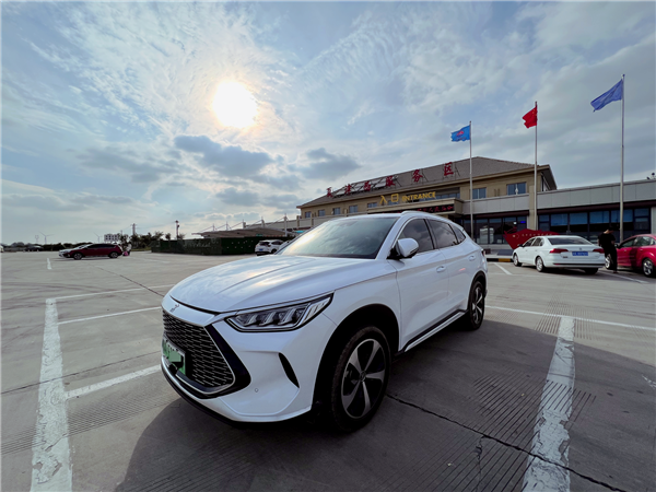 比亚迪兜底智能泊车、鸿蒙智行推智驾险：L3责任边界认定仍需突破