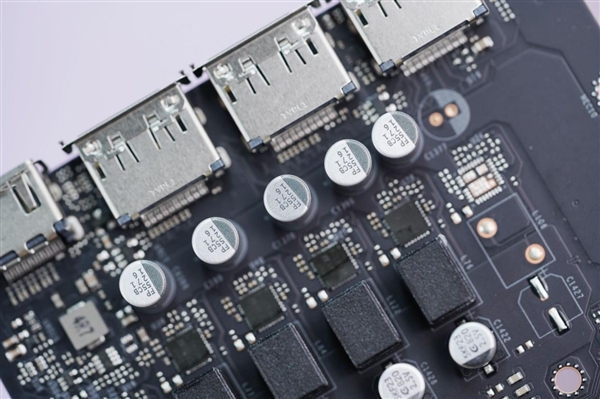 双风扇短小精悍！耕升RTX 5050追风OC显卡图赏