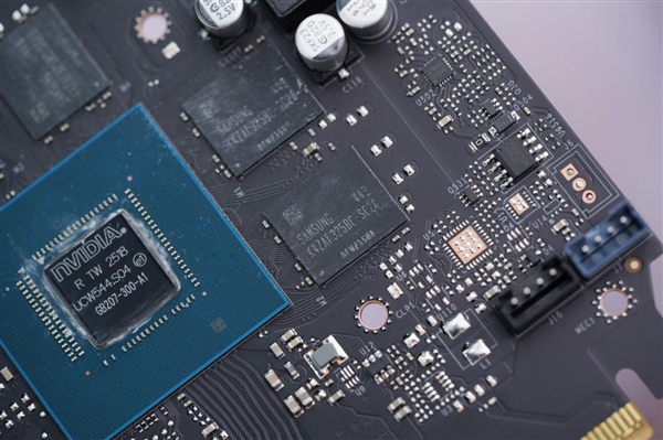 双风扇短小精悍！耕升RTX 5050追风OC显卡图赏