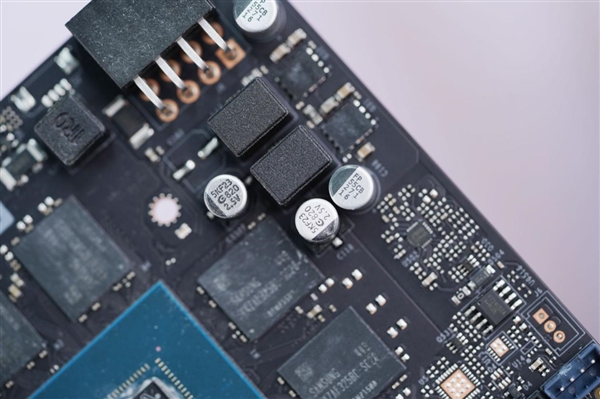 双风扇短小精悍！耕升RTX 5050追风OC显卡图赏