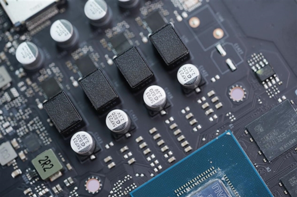 双风扇短小精悍！耕升RTX 5050追风OC显卡图赏