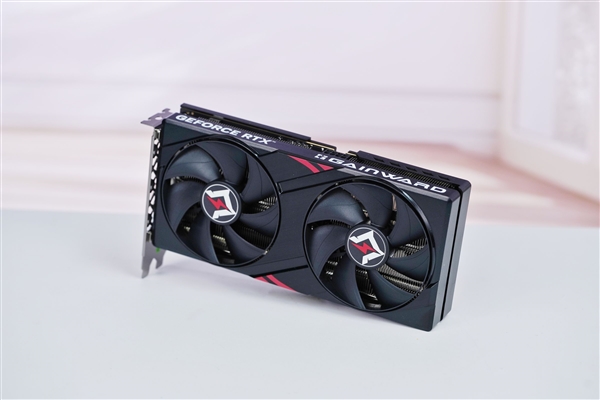 双风扇短小精悍！耕升RTX 5050追风OC显卡图赏