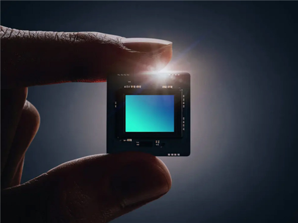 你手机摄像头里的“万年老三” 这次也想上桌吃饭