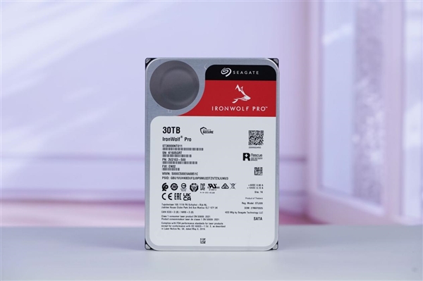 首款30TB硬盘！希捷酷狼Pro 30TB图赏