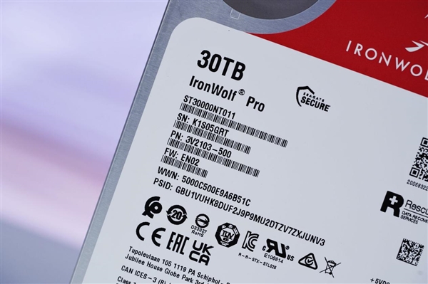首款30TB硬盘！希捷酷狼Pro 30TB图赏