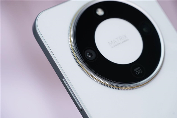 史上最大电池手机！荣耀X70图赏