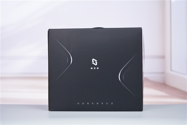 四盘位NAS天花板！极空间Z4Pro+性能版图赏