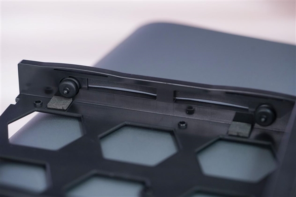 四盘位NAS天花板！极空间Z4Pro+性能版图赏