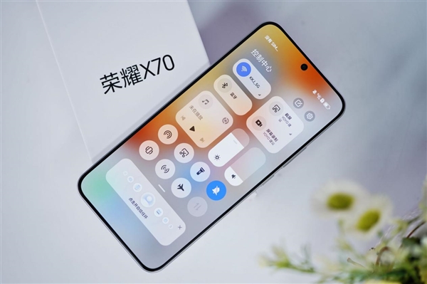 史上最大电池手机！荣耀X70图赏