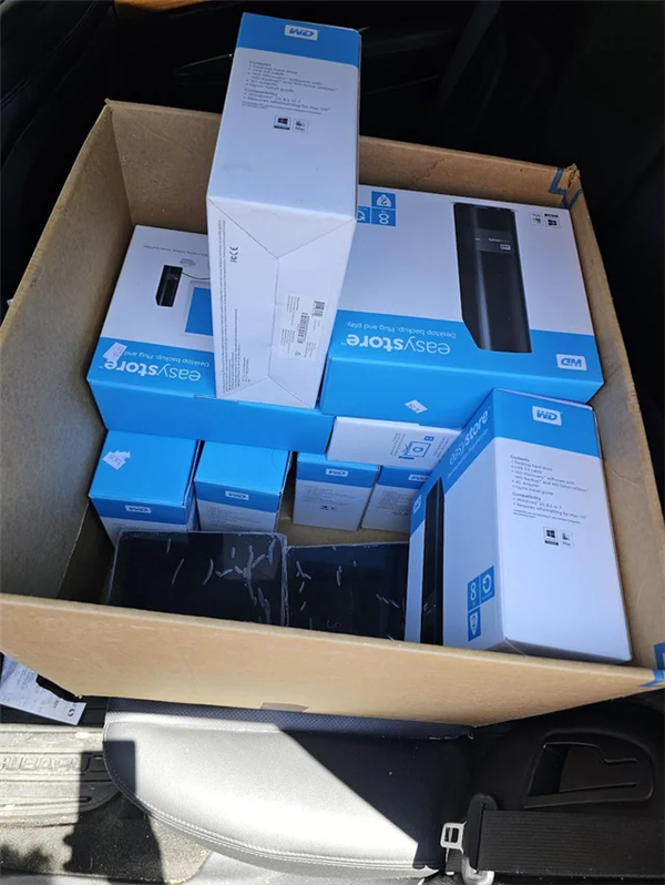 捡了大便宜！不到2600元买到11块8TB硬盘：原以为只有六块