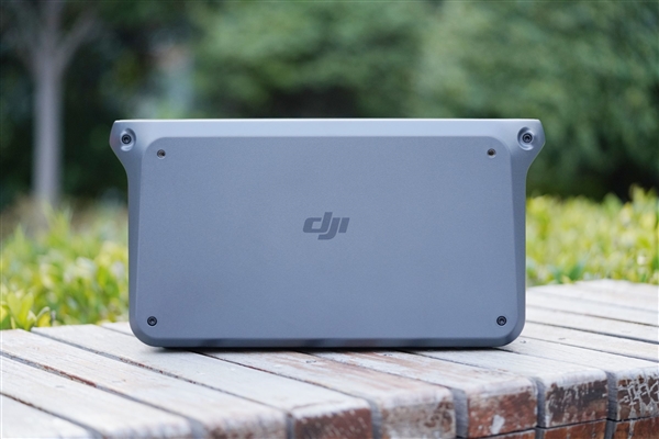户外电源迎来闪充新时代！大疆新一代1度电户外电源图赏