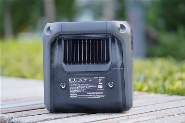 户外电源迎来闪充新时代！大疆新一代1度电户外电源图赏