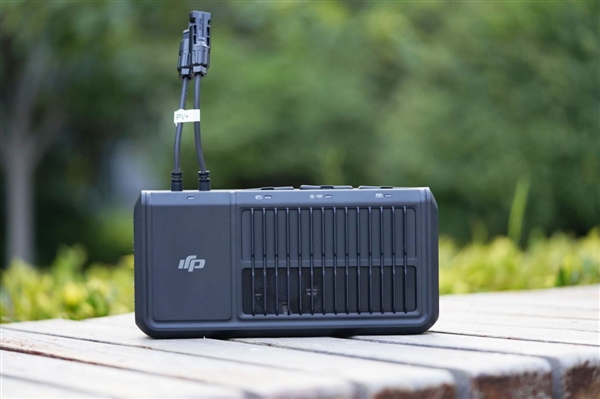 户外电源迎来闪充新时代！大疆新一代1度电户外电源图赏