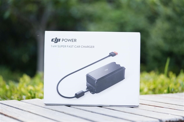 户外电源迎来闪充新时代！大疆新一代1度电户外电源图赏