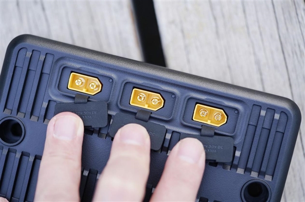 户外电源迎来闪充新时代！大疆新一代1度电户外电源图赏