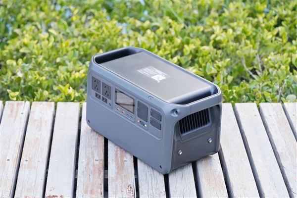 户外电源迎来闪充新时代！大疆新一代1度电户外电源图赏