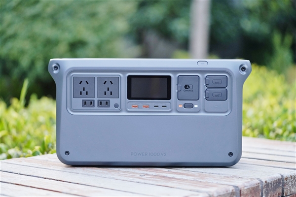 户外电源迎来闪充新时代！大疆新一代1度电户外电源图赏