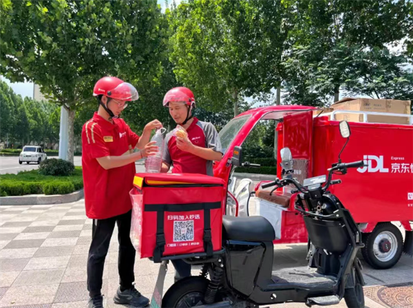 京东“快递员+全职外卖骑手”亲属搭档已超千人