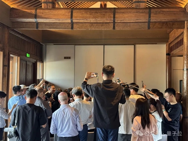 没有老黄不夸的中国公司了吧