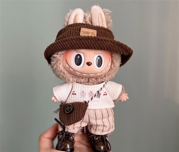 费翔收到全球限定款LABUBU：再现春晚经典造型