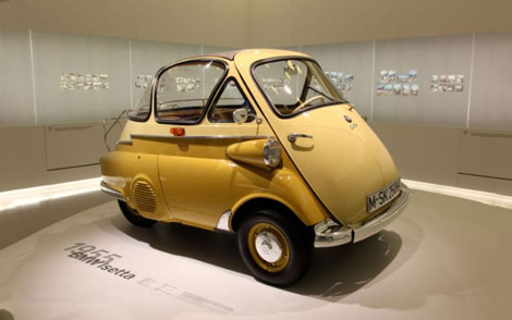 雷军晒宝马蛋车:全车只有一个门